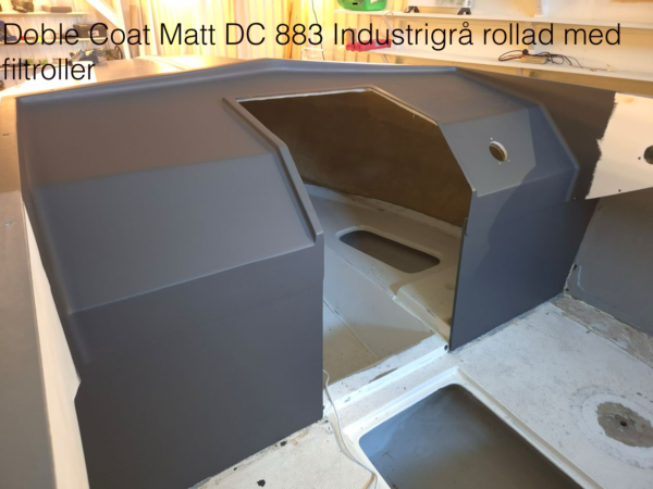 Double Coat Matt, 2k sträckfärg i matt finish, rollad i kulören DC 883 Industrigrå.